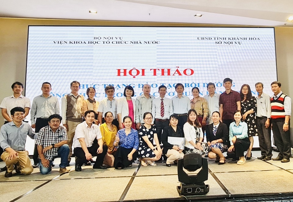 Hội thảo “Thực trạng đào tạo bồi dưỡng công chức trong các cơ quan hành chính và những vấn đề đặt ra”