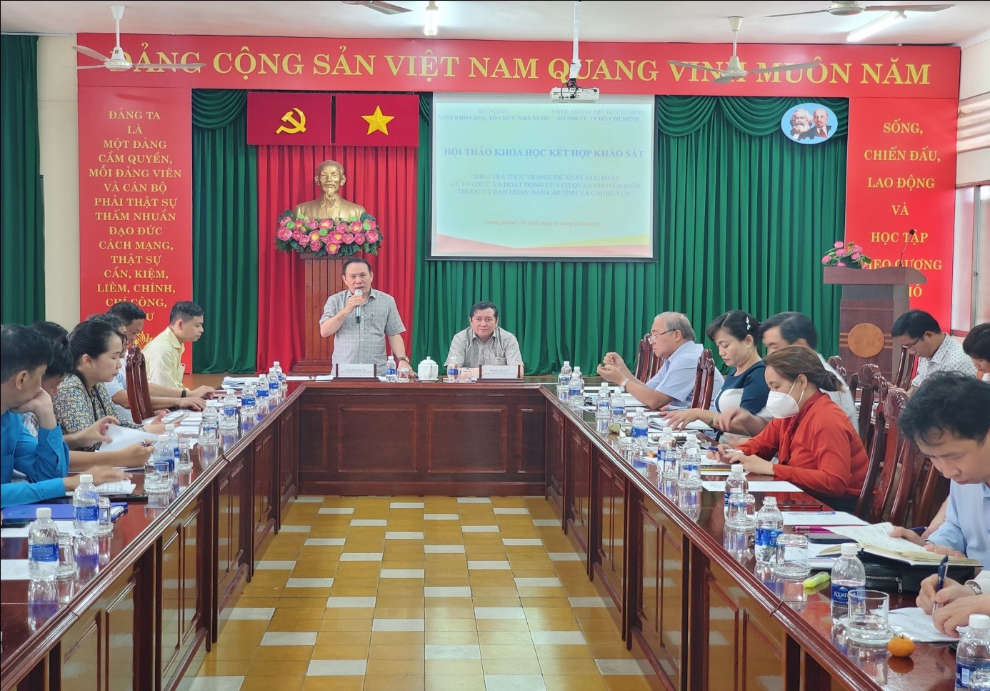 Điều tra thực trạng đề xuất giải pháp về tổ chức và hoạt động của cơ quan chuyên môn thuộc ủy ban nhân dân cấp tỉnh cấp huyện tại Thành phố Hồ Chí Minh