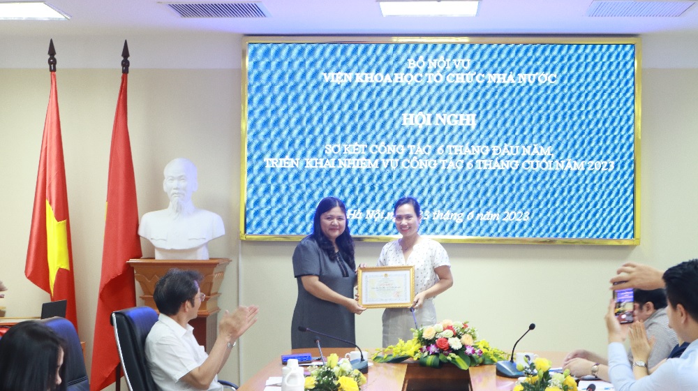 Hội nghị sơ kết 6 tháng đầu năm và triển khai nhiệm vụ công tác 6 tháng cuối năm 2023 của Viện Khoa học tổ chức nhà nước