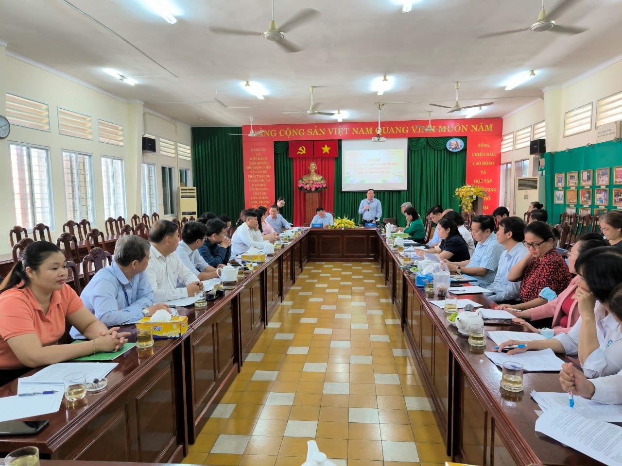 Tọa đàm khảo sát thực trạng áp dụng mô hình quản trị doanh nghiệp vào các đơn vị sự nghiệp công lập tại Thành phố Hồ Chí Minh và tỉnh Bến Tre