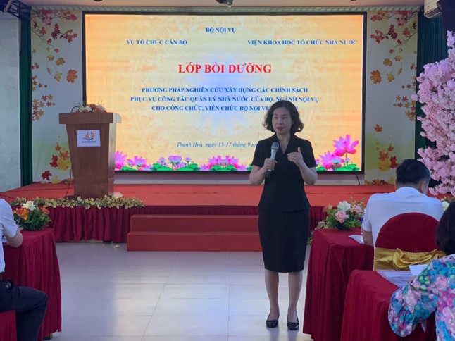 Lớp bồi dưỡng “Phương pháp nghiên cứu xây dựng các chính sách phục vụ công tác quản lý nhà nước của Bộ ngành Nội vụ cho công chức viên chức Bộ Nội vụ” năm 2024