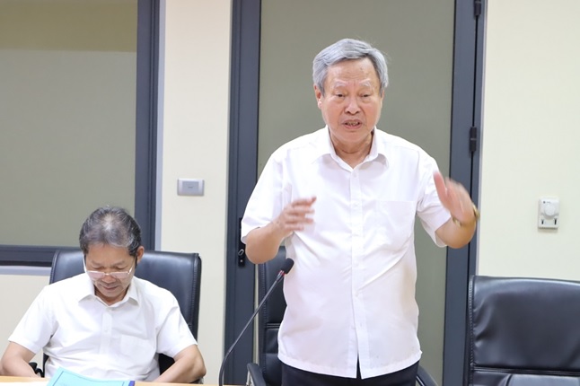 Hội thảo khoa học “Phân quyền giữa chính quyền Trung ương và chính quyền địa phương – Những vấn đề lý luận và thực tiễn”