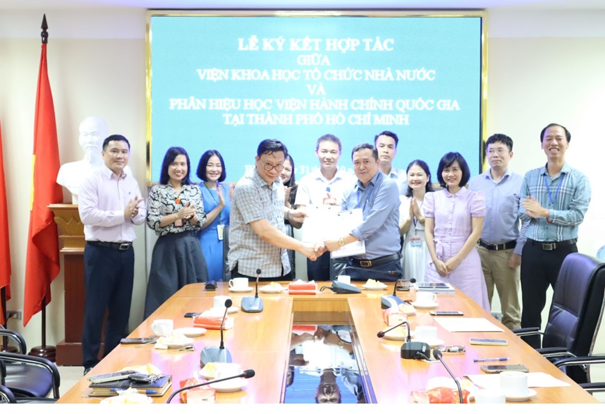 Lễ ký kết hợp tác giữa Viện Khoa học tổ chức nhà nước và Phân hiệu Học viện Hành chính Quốc gia tại Thành phố Hồ Chí Minh