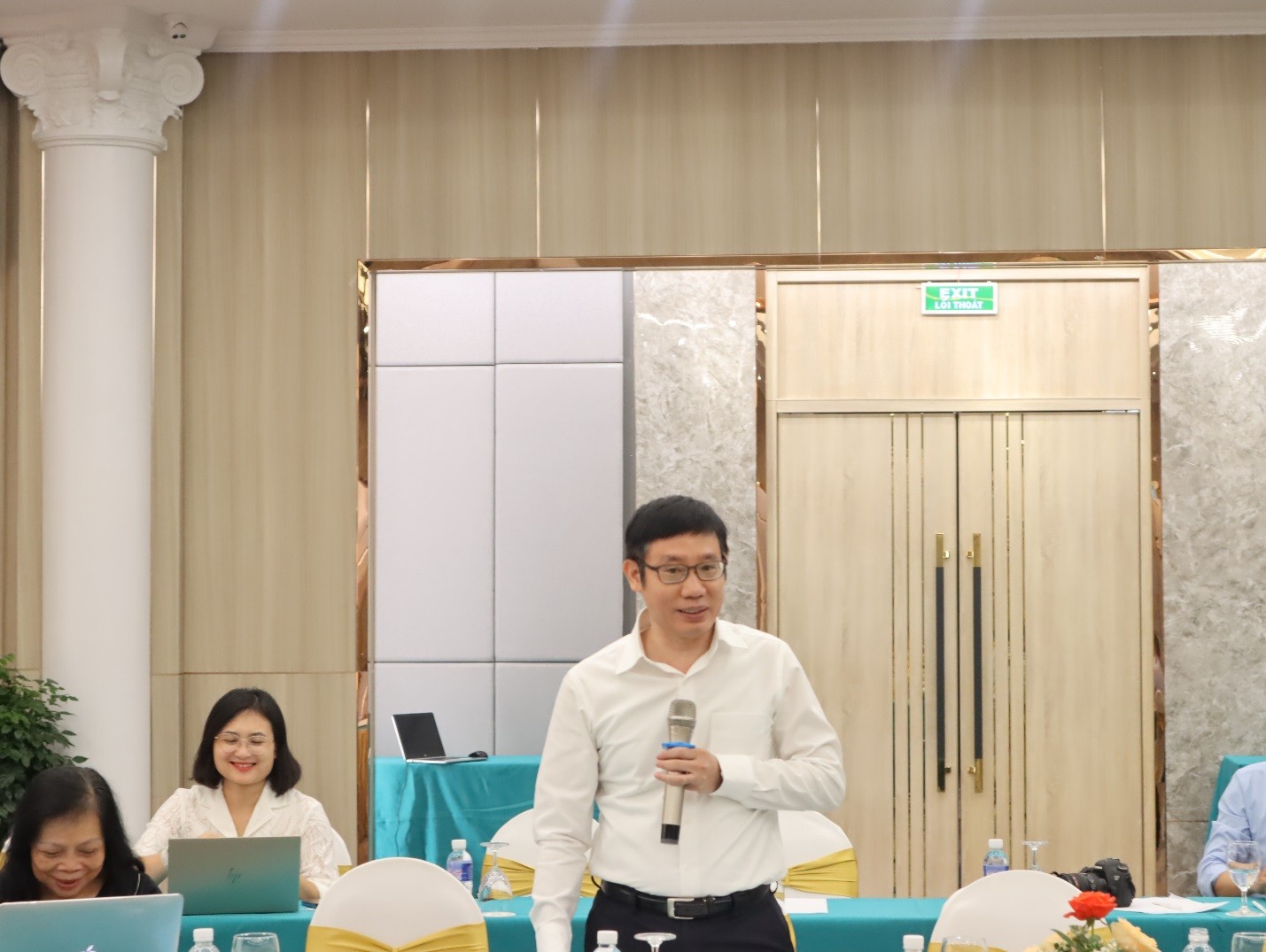Hội thảo khoa học “Quản trị địa phương ở đơn vị hành chính đô thị tỉnh và cơ sở”
