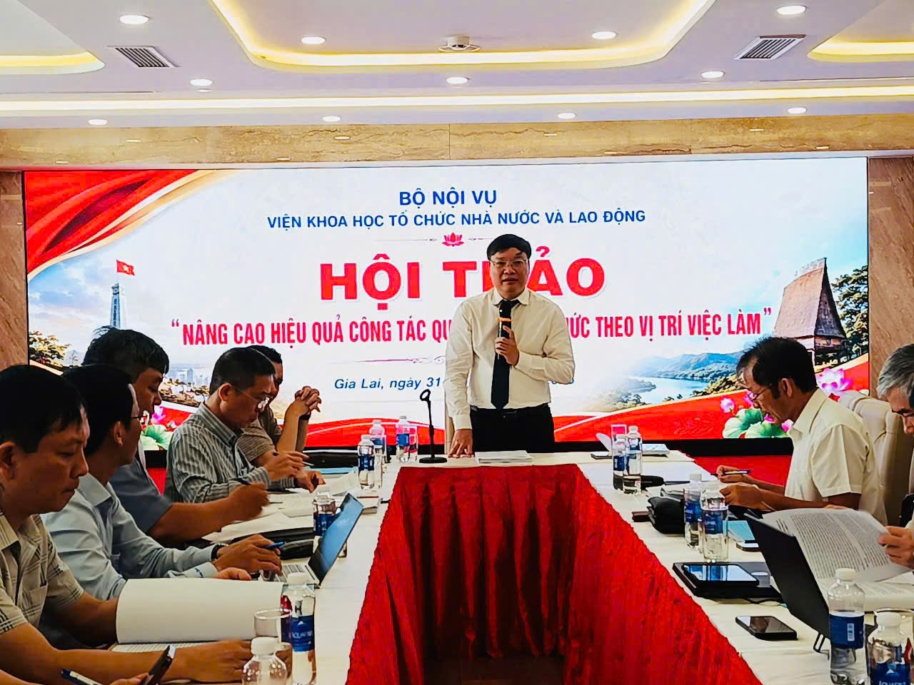 Hội thảo khoa học “Nâng cao hiệu quả công tác quản lý công chức theo vị trí việc làm”