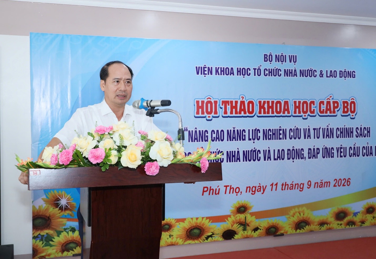 Hội thảo khoa học “Nâng cao năng lực nghiên cứu và tư vấn chính sách của Viện Khoa học Tổ chức nhà nước và Lao động, đáp ứng yêu cầu của ngành Nội vụ”.