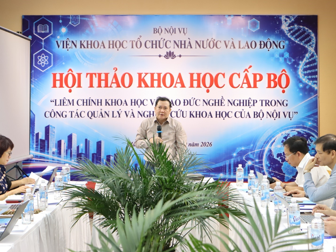 Hội thảo khoa học “Liêm chính khoa học và đạo đức nghề nghiệp trong công tác quản lý và nghiên cứu khoa học của Bộ Nội vụ”