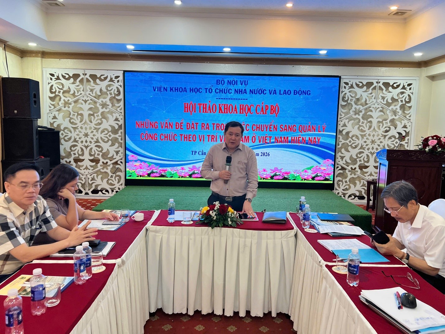 Hội thảo khoa học “Những vấn đề đặt ra trong việc chuyển sang quản lý công chức theo vị trí việc làm ở Việt Nam hiện nay”