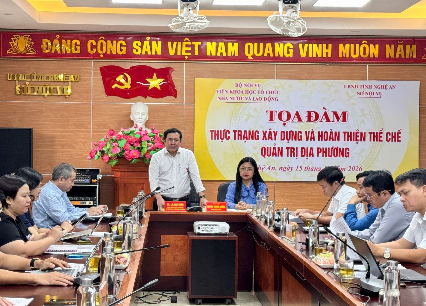 Toạ đàm, khảo sát “Thực trạng xây dựng và hoàn thiện thể chế quản trị địa phương”  tại tỉnh Nghệ An